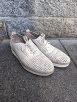 Sommerschuhe Gr. 39 mit Lochmuster beige
