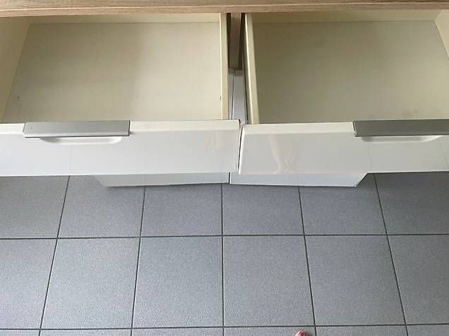 Pfister Kommoden: Gratis: Kommode mit 4 Schubladen, Holz/weiss – Gebraucht aus Zürich von cari22 4