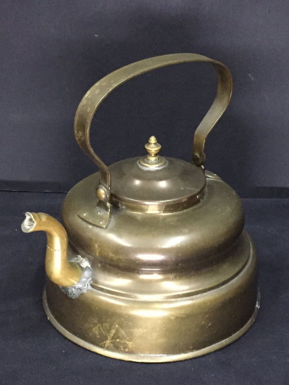 Teiere: Sehr Dekoratives Antikes Krug Messing – Usato da Schaffhausen venduto da vintageville