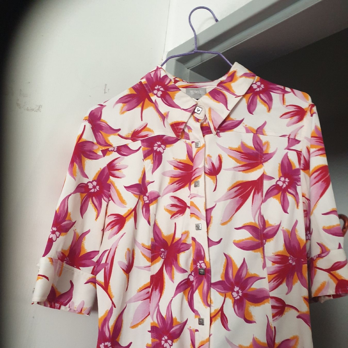 Versace Kleider: Versace schönes blumiges Kleid Gr. 32/46 – Neu (gemäss Beschreibung) aus Frenkendorf von Moon111 1