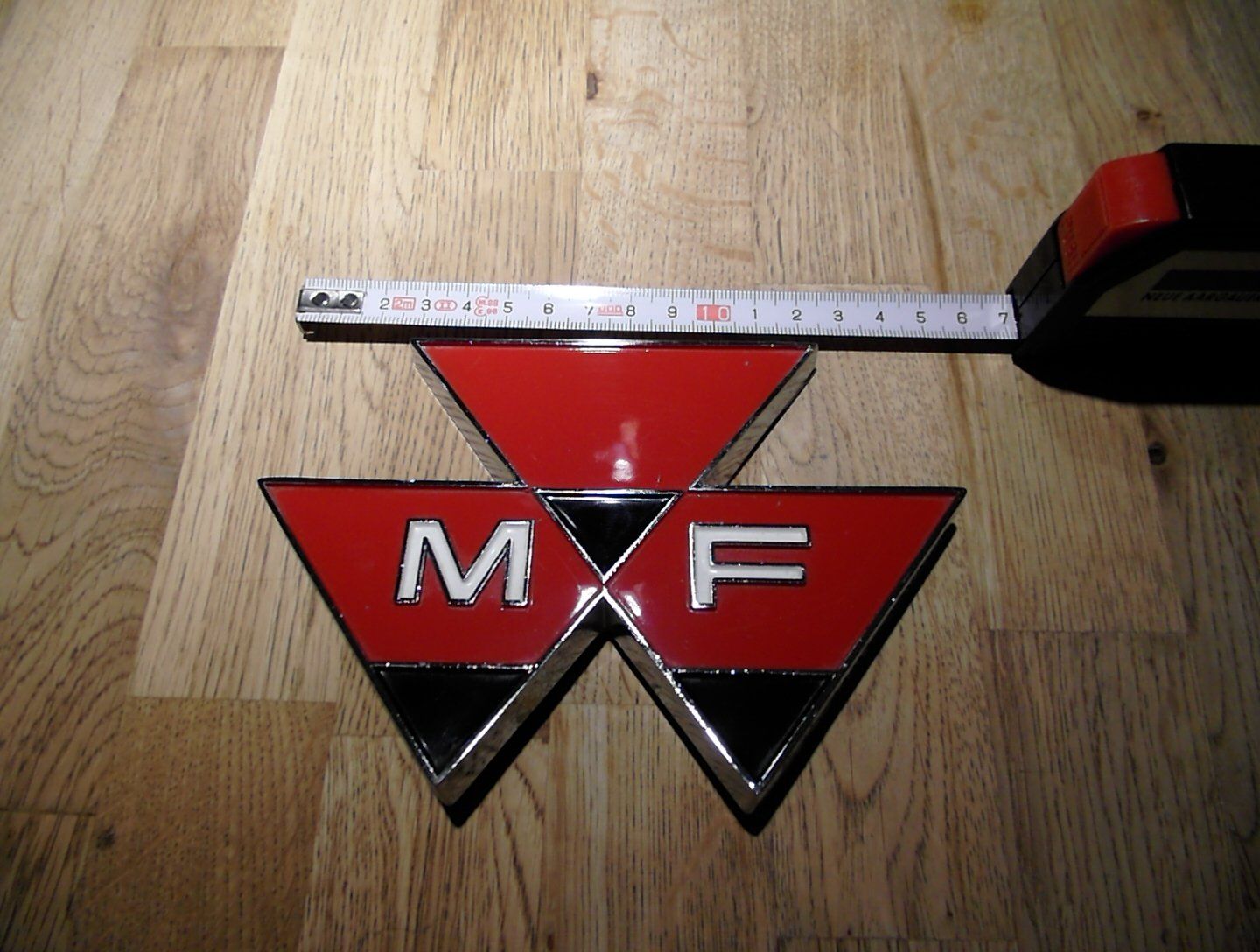 Massey Ferguson Traktoren: Massey Ferguson Emblem – Neu (gemäss Beschreibung) aus Hausen AG von Chrugeli4 4