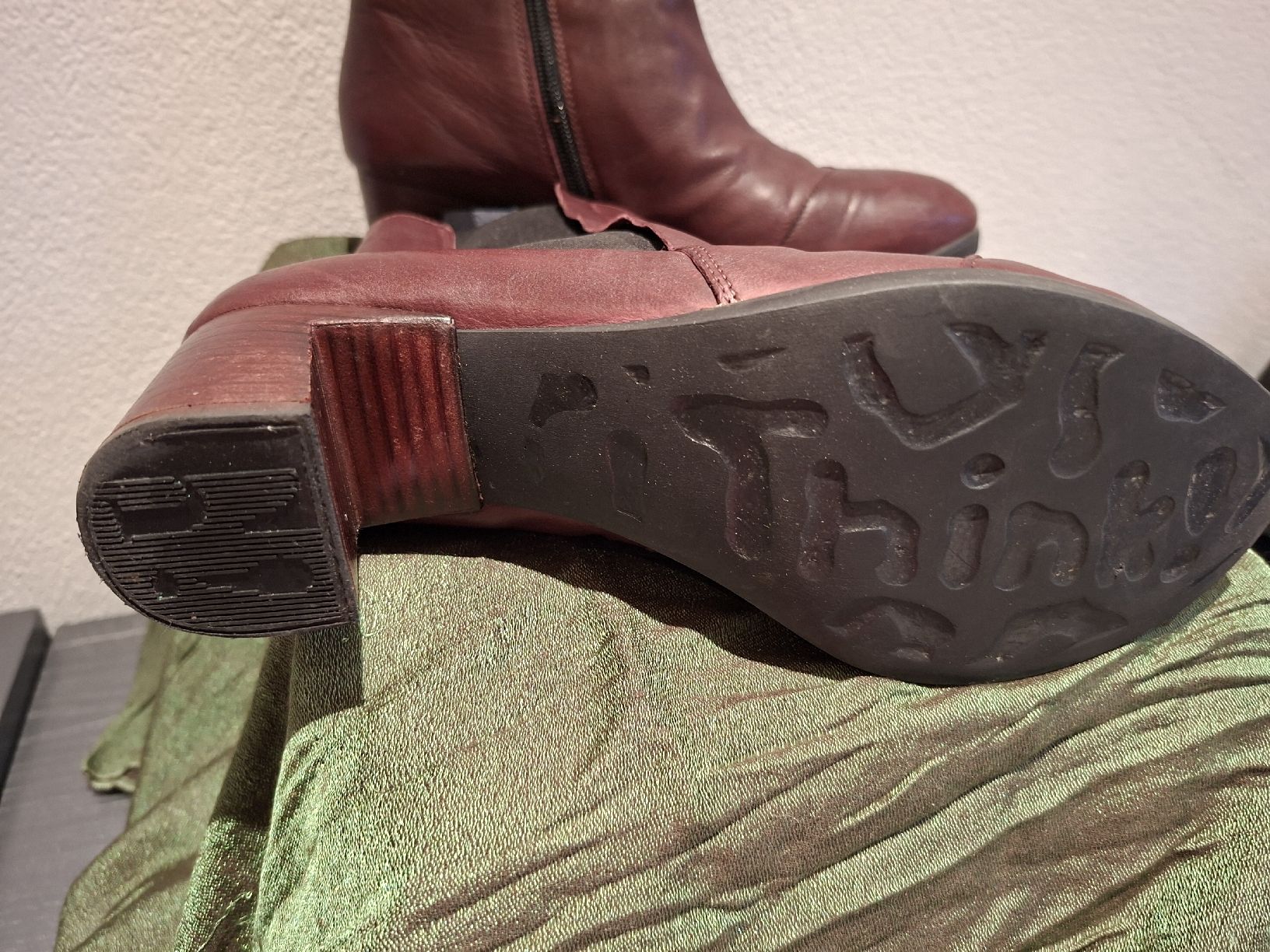 Think Scarpe da donna: Think! Stiefeletten Gr. 38,5 – Usato da Hausen AG venduto da Emirfinn 1