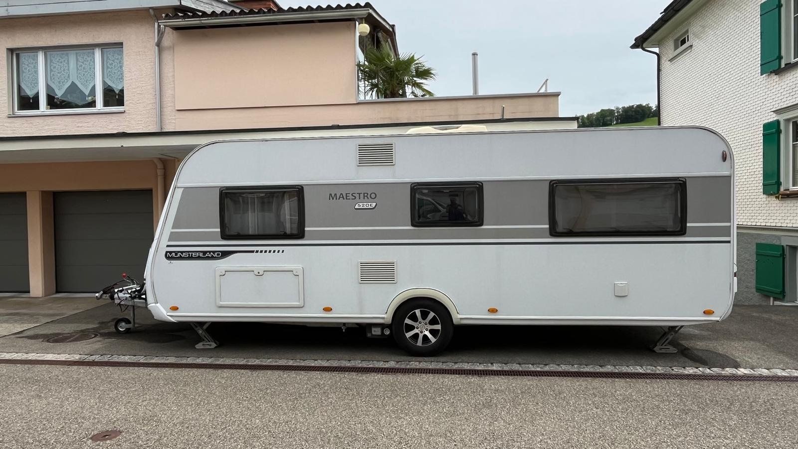 LMC Camping Fahrzeuge: Wohnwagen LMC 520E Maestro mit Einzelbetten – Gebraucht aus Degersheim von antigua90