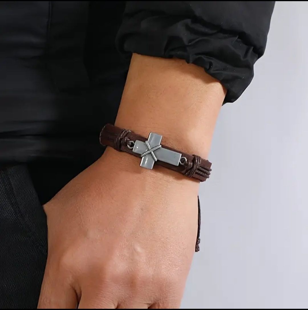 Bracciali & Braccialetti: Bracelets croix en cuir, NEUF – Nuovo e nell'imballaggio originale da Puidoux venduto da mic_c2fh 1