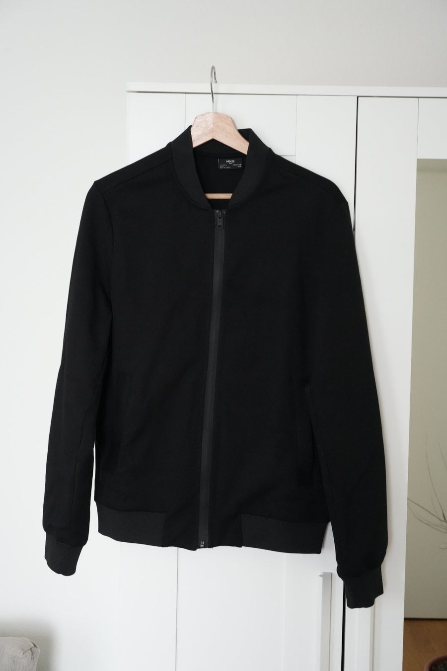 Mango Pullover & Sweatshirts: Bomber-Sweatshirt/Pullover, Mango, Grösse S, Schwarz – Gebraucht aus Luzern von Kybi92
