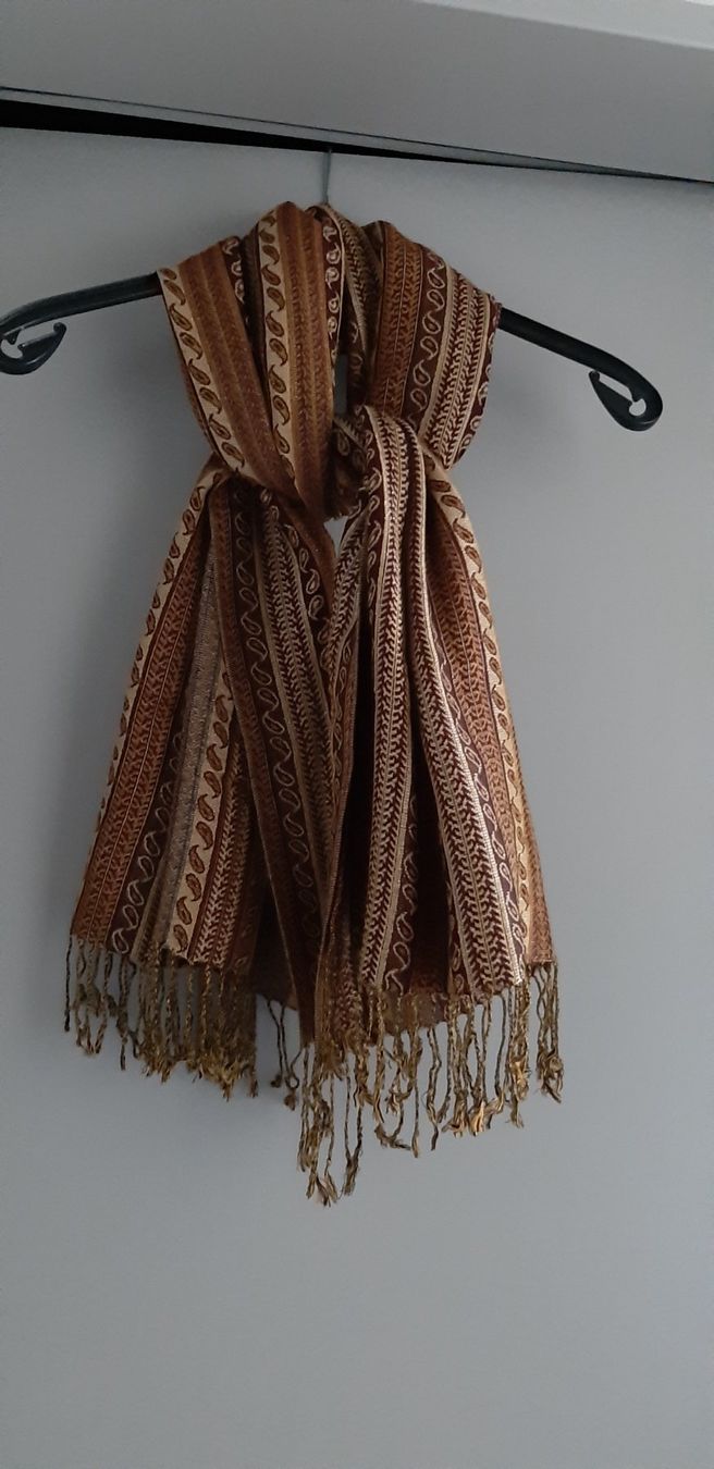 Foulard & Sciarpe: Eleganter Schal, – Usato da Winterthur venduto da meci02 2