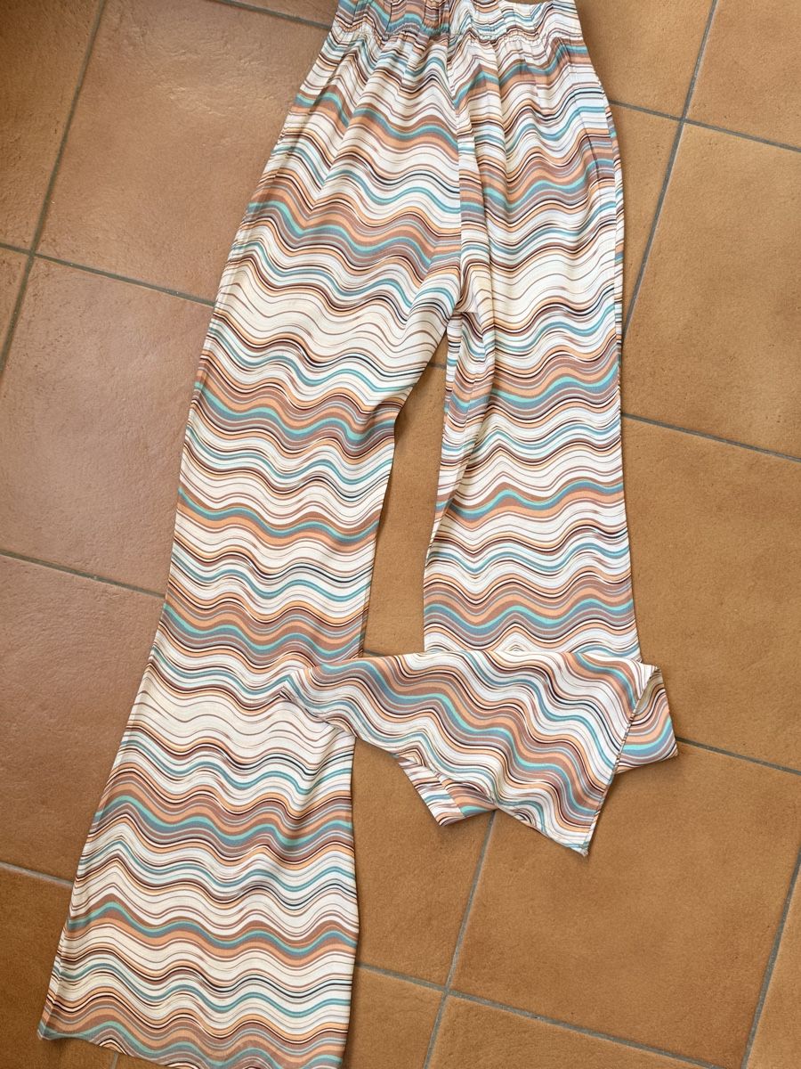 Pull&Bear Pantaloni: Pantaloni a zampa Pull&Bear – Nuovo (secondo la descrizione) da Bellinzona venduto da bul_mvy5 5