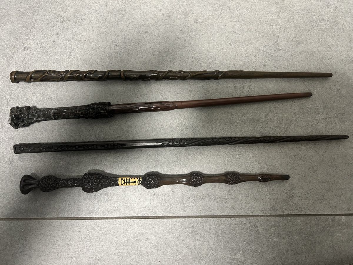 Giocattoli: 4 Harry Potter Zauberstäbe – Usato da Maroggia venduto da Leumas1979 2