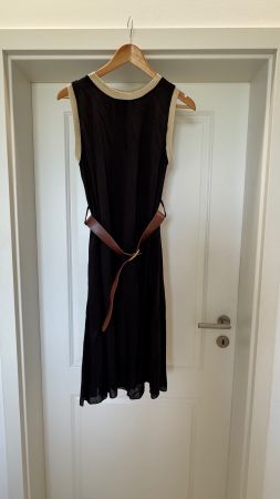Jolie robe noire en viscose