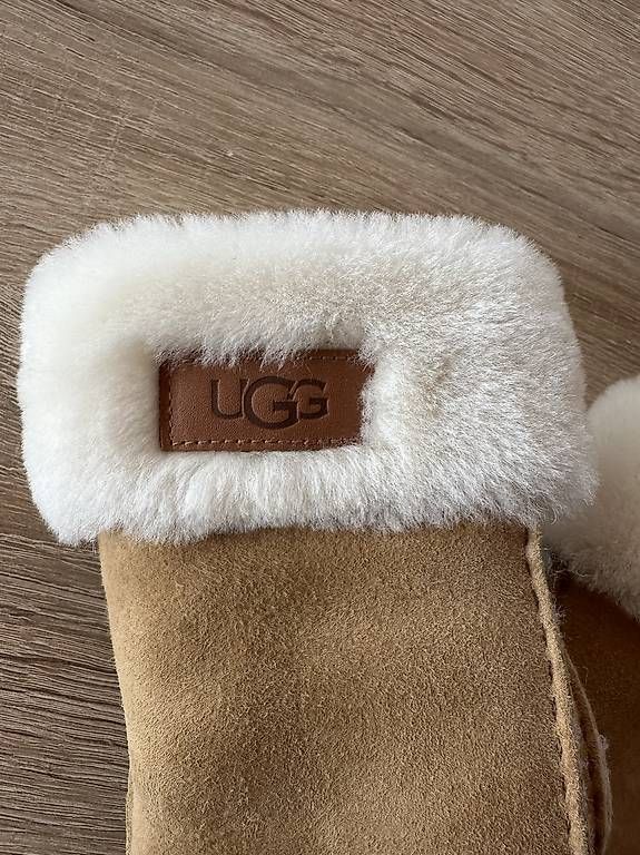 Gants & mitaines : UGG Handschuhe/Fäustlinge – Neuf avec emballage d'origine à Solothurn par nev_7qmh 1