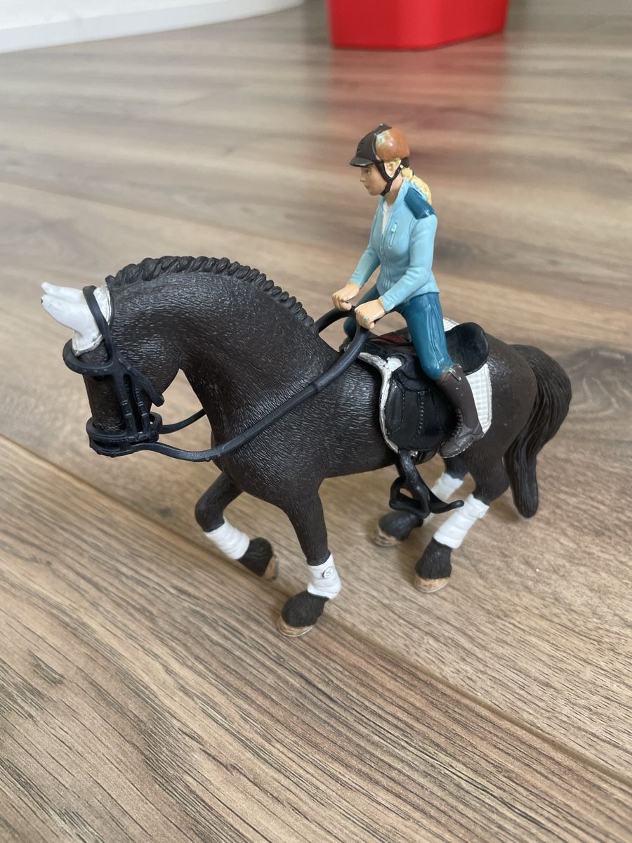 Schleich Statuette: Schleich schwarzer Hengst mit Reiterin – Usato da Dornach venduto da san_s2qy 1