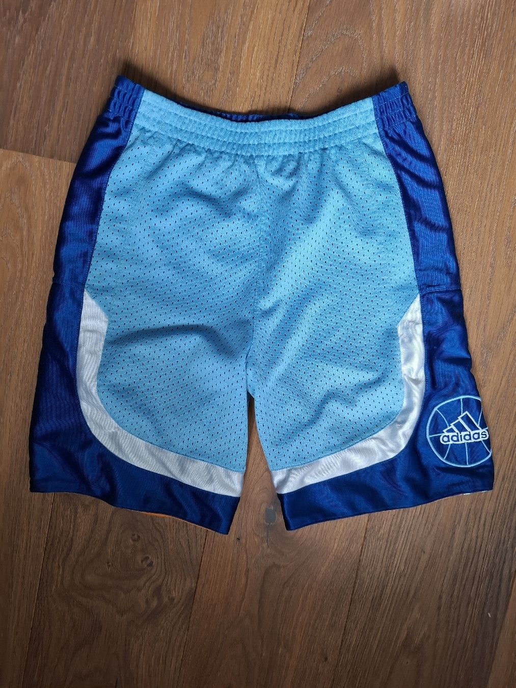 Adidas Pantaloni: reversible Sporthose – Usato da Biel-Benken BL venduto da lki_gn82 1