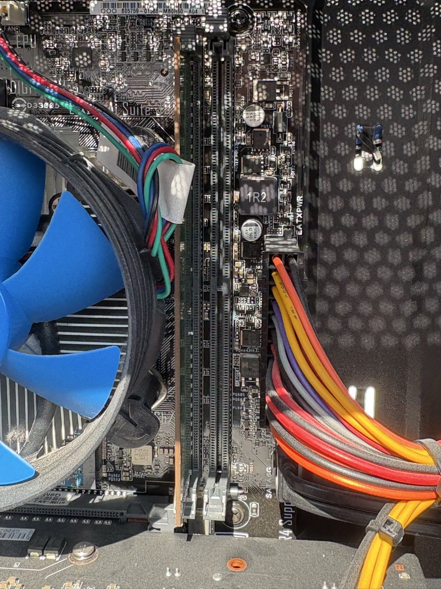 Asus PC: Gaming PC mit 2TB SSD. – Usato da Rickenbach LU venduto da lino_huber 8