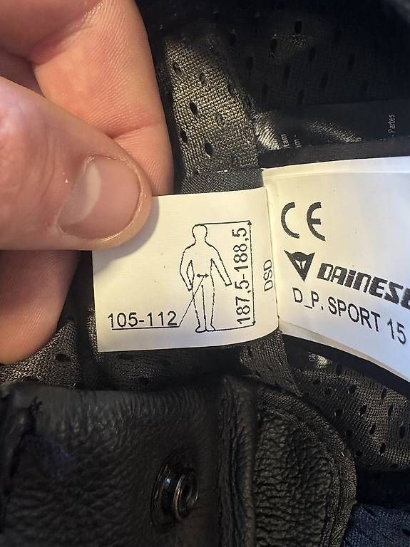 Anzüge, Sport- & Funktionsanzüge: Lederkombi  – Gebraucht aus Zeneggen von Holzjoni 3
