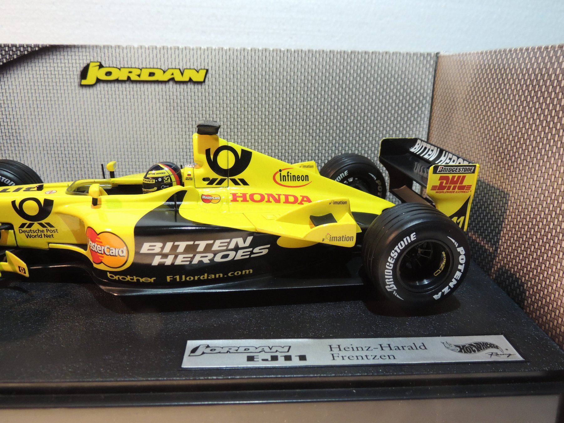 Hot Wheels Modellini d'auto: Hot Wheels Jordan EJ11 HHF 2001 1:18 – Usato da Corminboeuf venduto da corbay 2