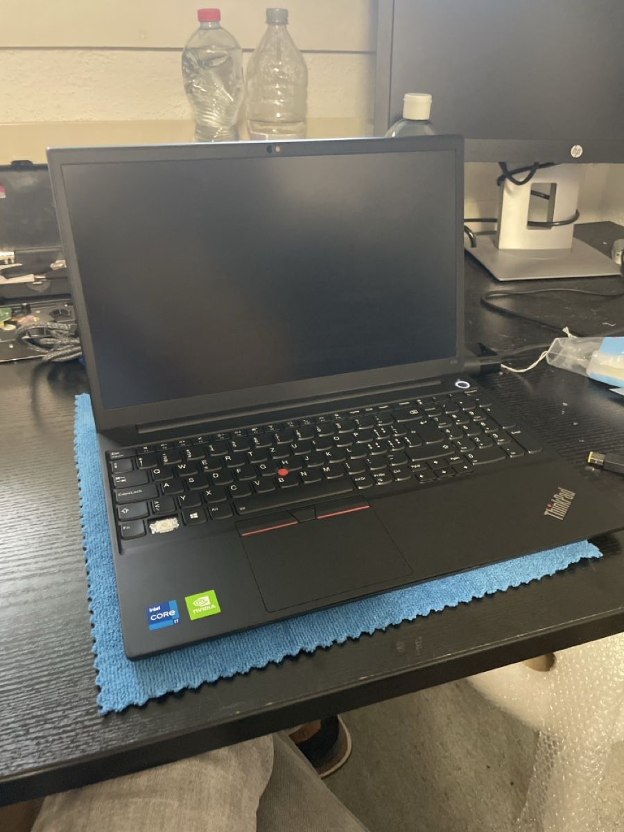 Lenovo Portables: Lenovo E15 Def/Bastler – Défectueux à Abtwil SG par Kueng.MultiOutlet