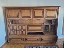 Magnifique meuble de salon bois massif vitrines et tiroirs