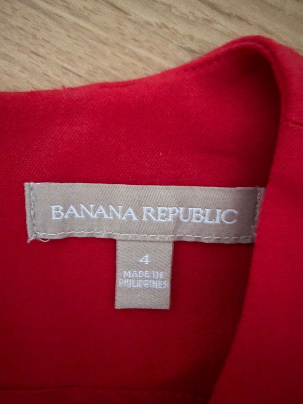 Banana Republic Kleider: Banana Republic Etuikleid S/4 – Gebraucht aus Frauenfeld von Ca_moenli 1