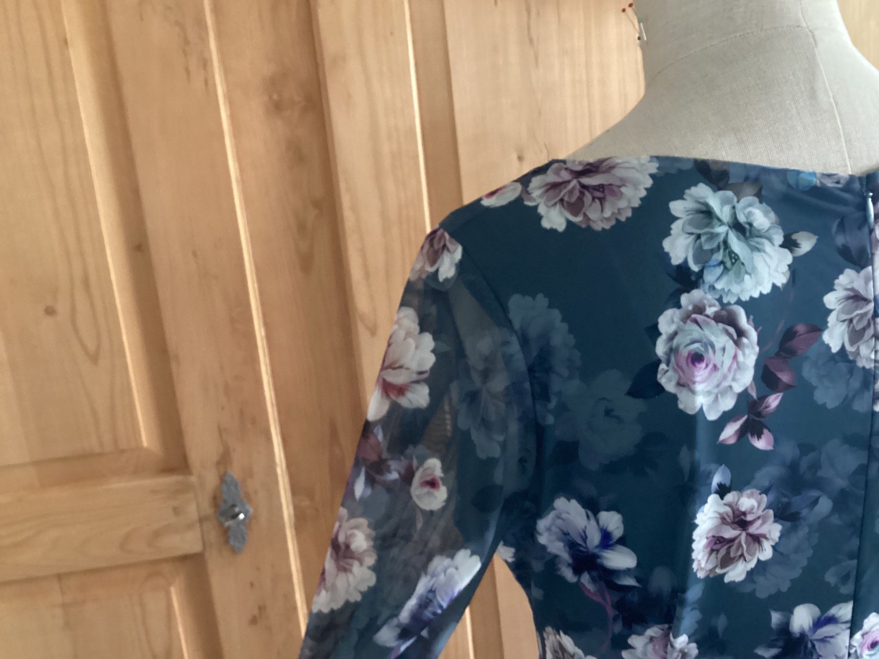 Vestiti: Damenkleid Gr38/40 SWING – Usato da Zürich venduto da orella79 4