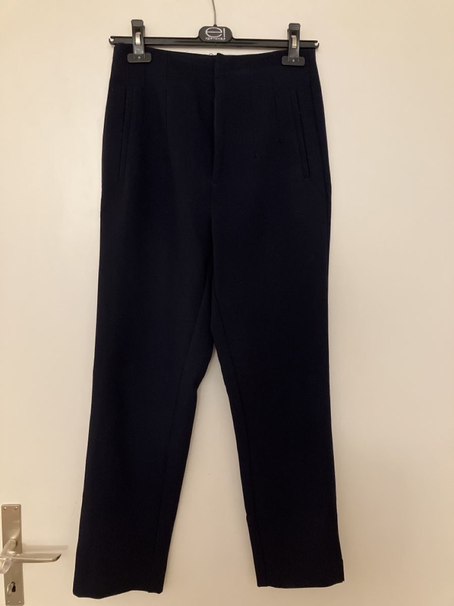 Stradivarius Pantaloni: Stradivarius High Waist Hose navy 36 – Usato da Herrliberg venduto da spunggi