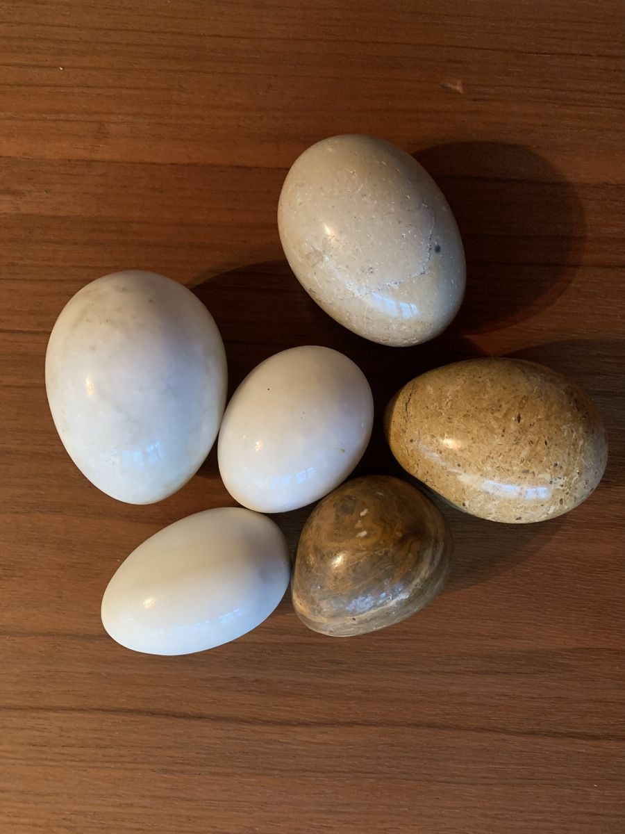 Minerali & Pietre curative: 6 Mineralstein Eier, Onix – Usato da Egg b. Zürich venduto da ohtannenbaum