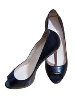 Christian Louboutin schwarzer Peeptoe