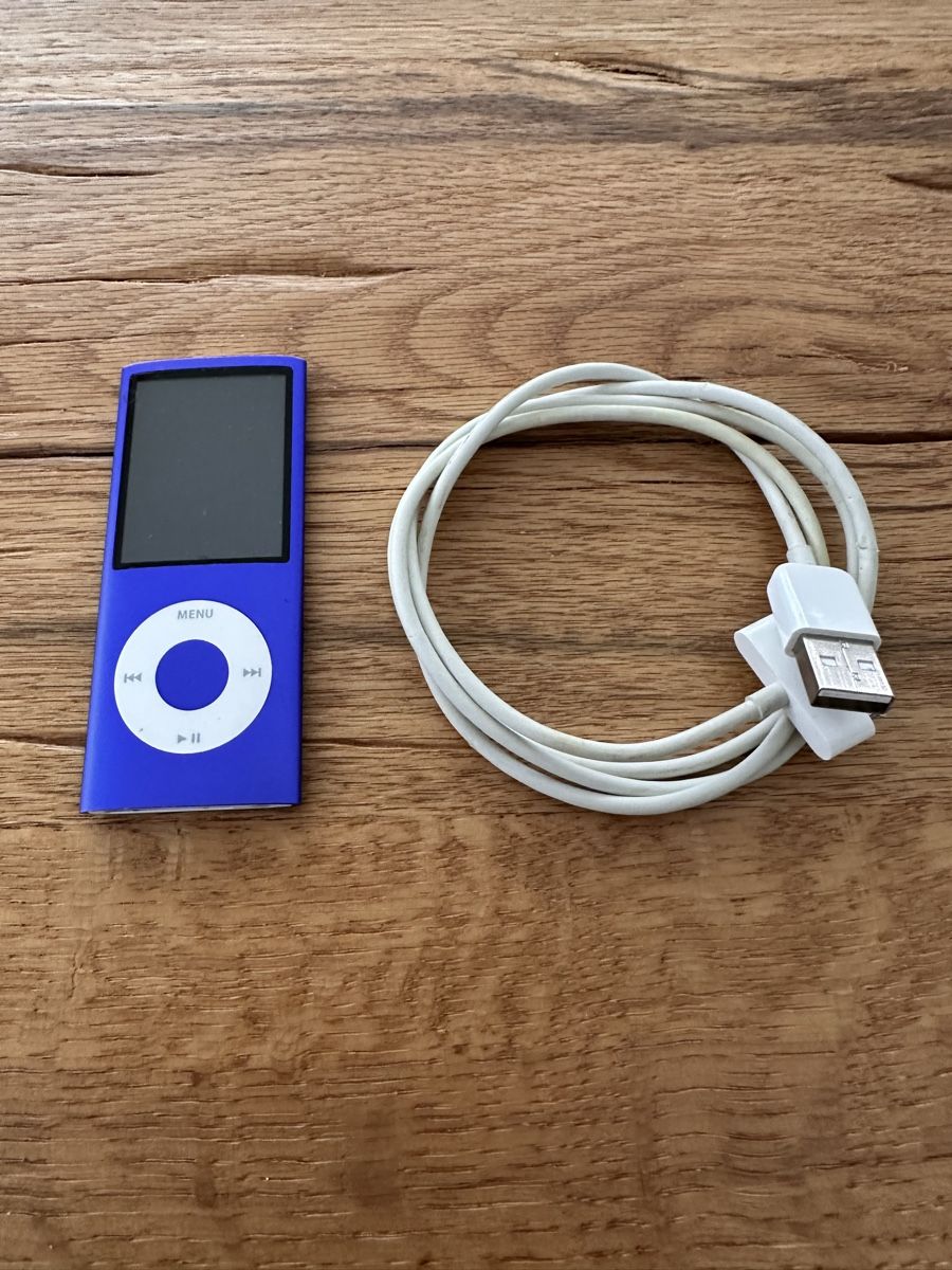 Apple Lecteur media portable: iPod 8GB – D'occasion à Kerns par evae3