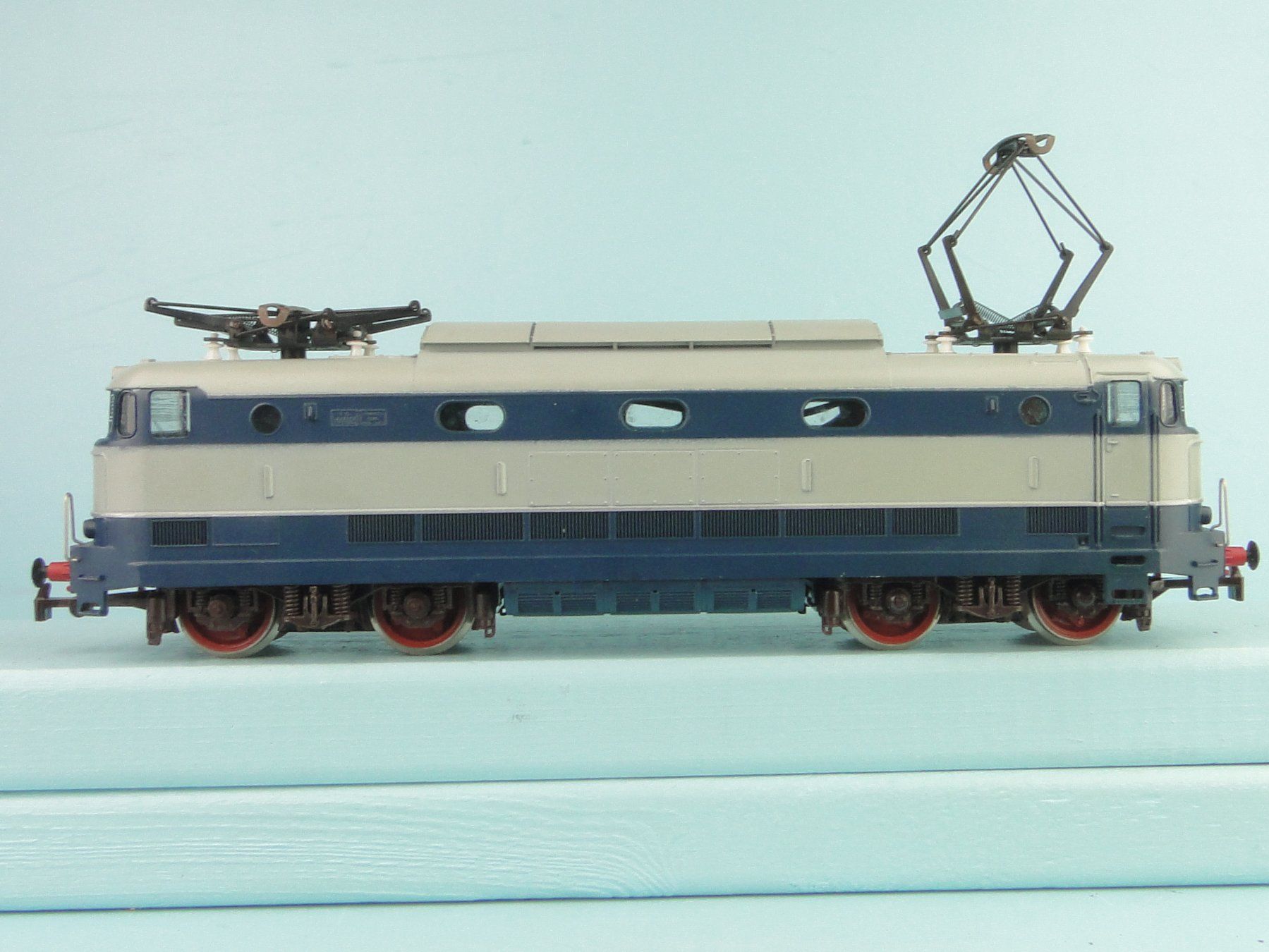 Rivarossi Modellini di ferrovie: Rivarossi H0 1451 E 444 – Usato da Bülach venduto da cann11 2