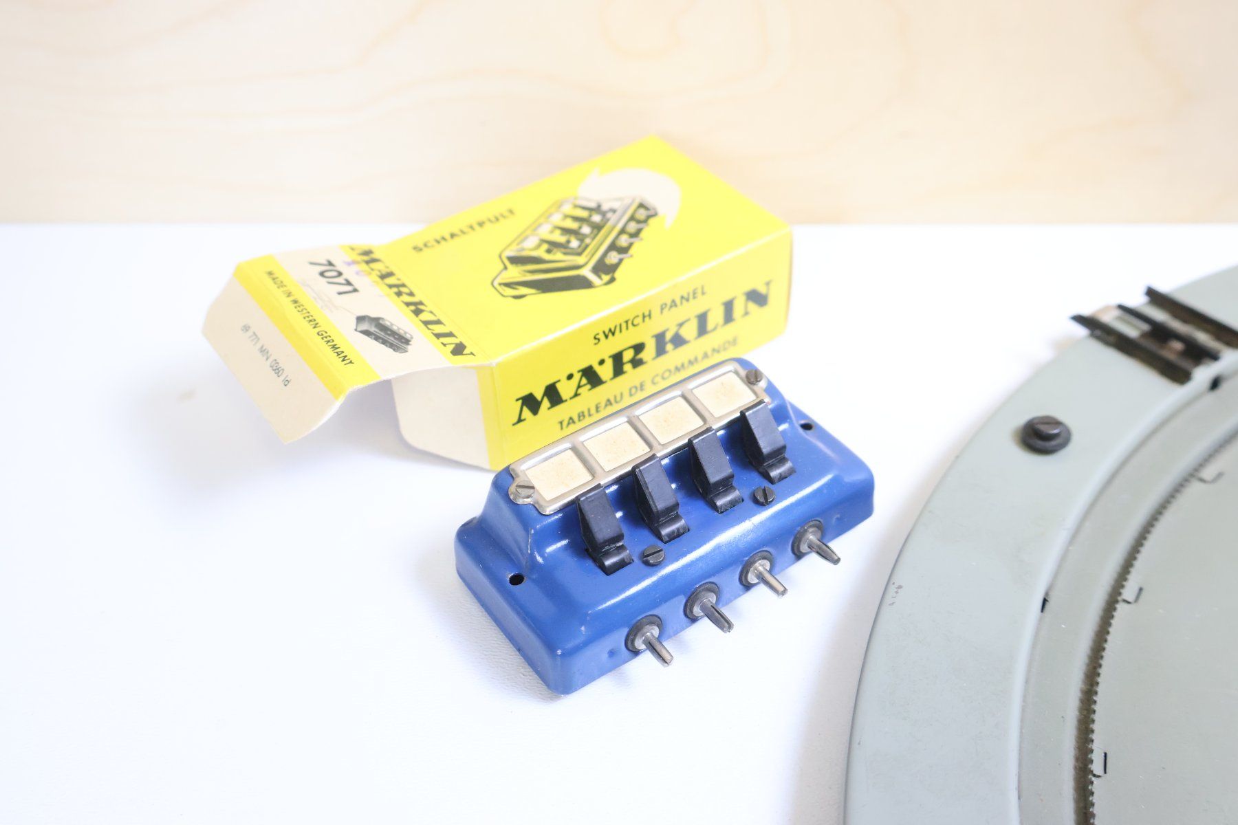 Märklin Modelleisenbahnen: Märklin Elektro Drehscheibe 7186  - H0 – Gebraucht aus Winterthur von Monstera 3