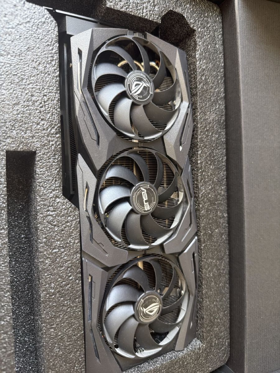 Asus Grafikkarten: ASUS Geforce RTX 2070 SUPER 8GB  – Gebraucht aus Winterthur von Swissgirly 1