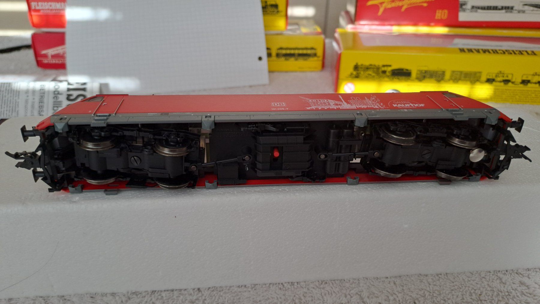 Fleischmann Modellini di ferrovie: Fleischmann 4355 DB E-Lok  "KAUFHOF" 101005-7 H0 GL – Usato da Winterthur venduto da Riebeli333 6