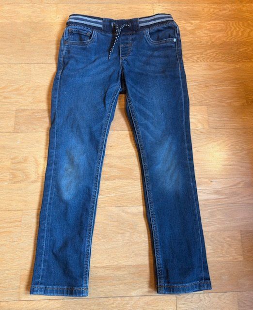 C&A Pantaloni: Jeans Hose C&A Grösse 128 – Usato da Lömmenschwil venduto da classico01