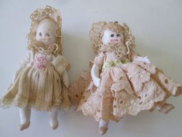 2 alte kleine Porzellanpuppen