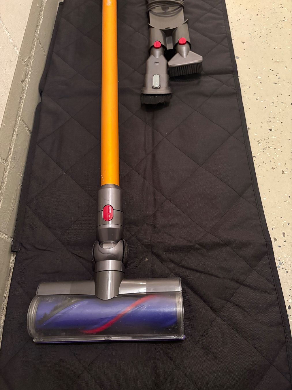 Dyson Aspirapolveri & Accessori: Dyson V8 absolut Handstaubsauger mit Zubehör – Usato da Lausen venduto da sen_jm7c 4