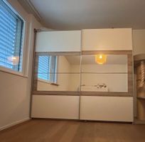 Kleiderschrank Schiebetüren mit Spiegel gebraucht
