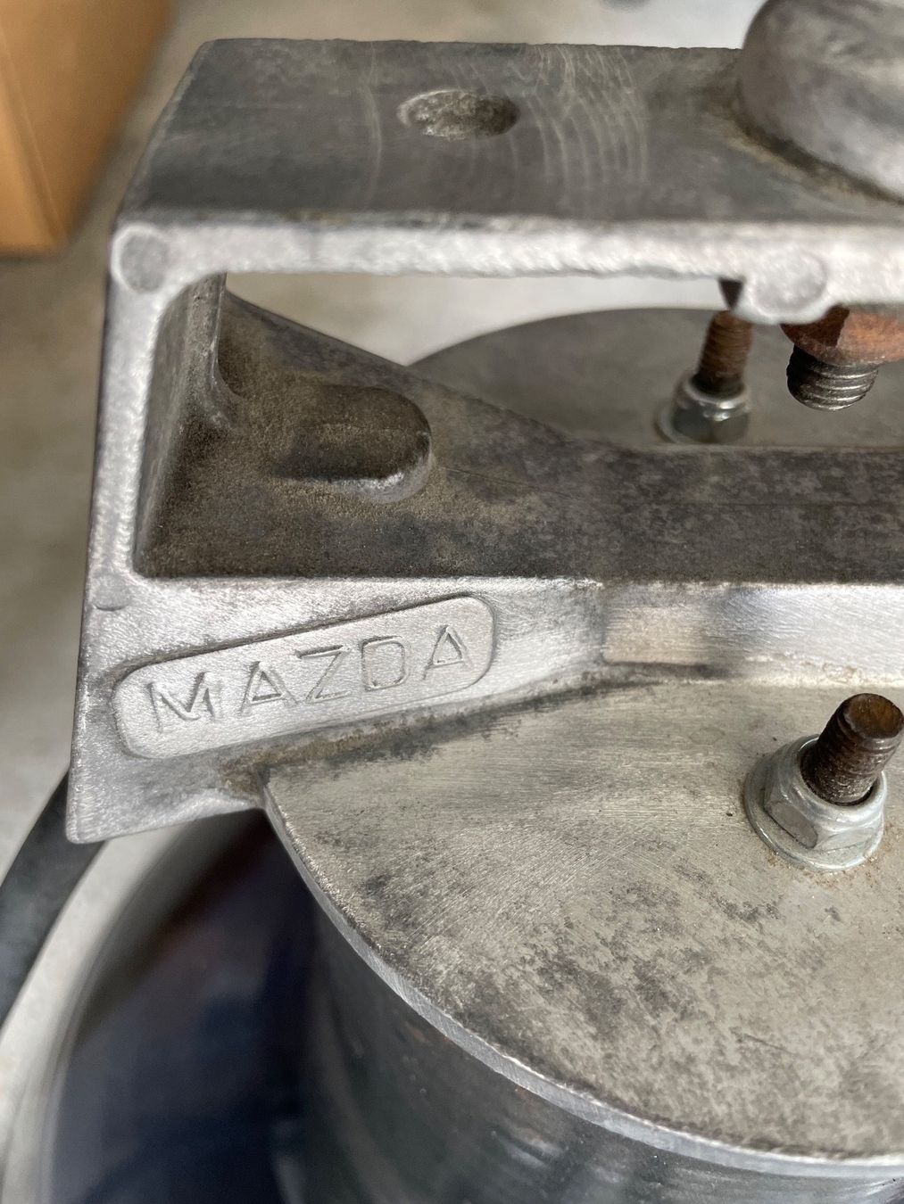Paralumi: Abat jour industriel Mazda – Usato da Neuchatel venduto da melagian 1