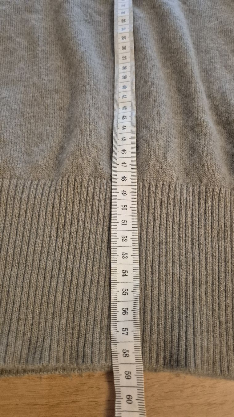 Uniqlo Pullover & Sweatshirts: Uniqlo Kaschmir Pullover beige Grösse M  – Gebraucht aus Winterthur von ann_7lxx 4