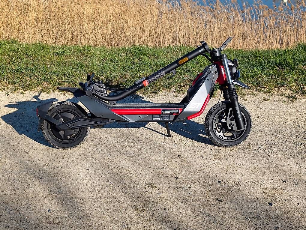 Kickboard: segway ninebot zt3 pro D 443.5km – Usato da Versoix venduto da eli_pk59 1