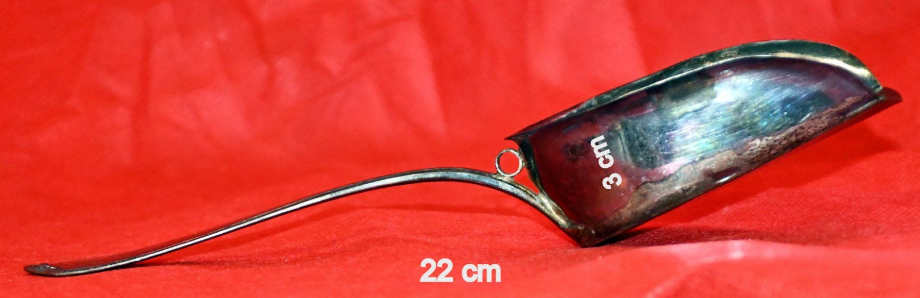 Set di posate: Antike kleine Silber Schaufel – Usato da Rotkreuz venduto da salsanera