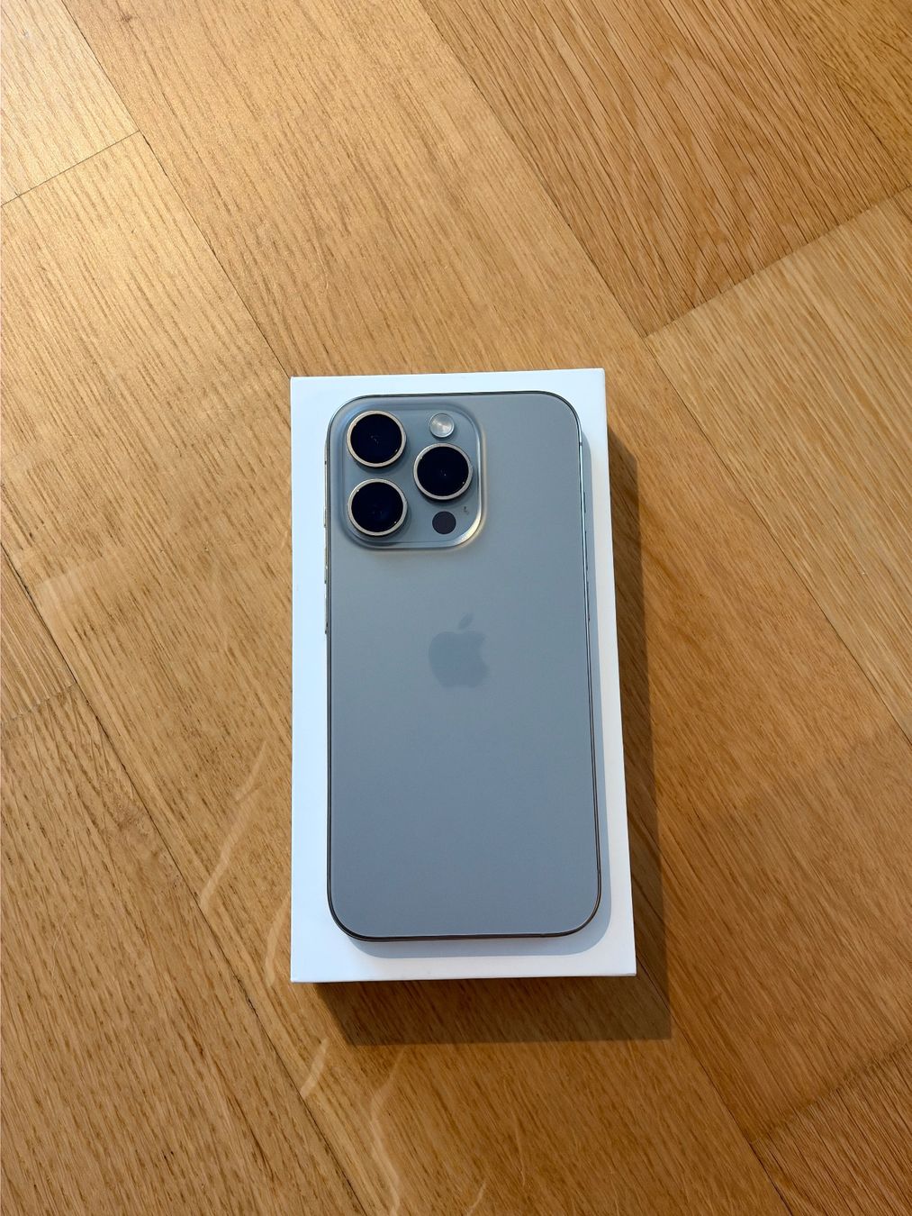 Apple Handys / Smartphones: iphone 15 Pro mit 128GB – Gebraucht aus Rickenbach b. Wil von deusefabienne 1