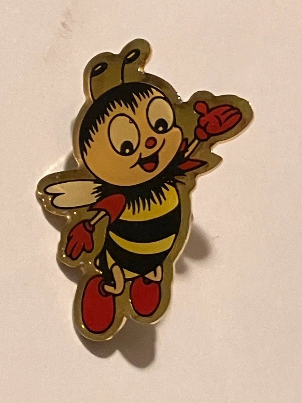 Placchette & Badge: 1 Pin Biene Maya – Usato da Basel venduto da djwwpp