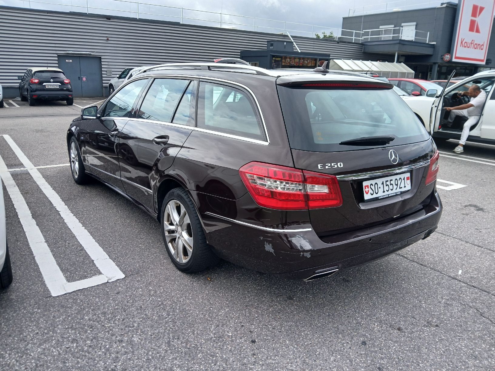 Mercedes-Benz Autos: Mercedes E250 CGi BlueEFFICIENCY – Gebraucht aus Schönenwerd von dom_npd2 4
