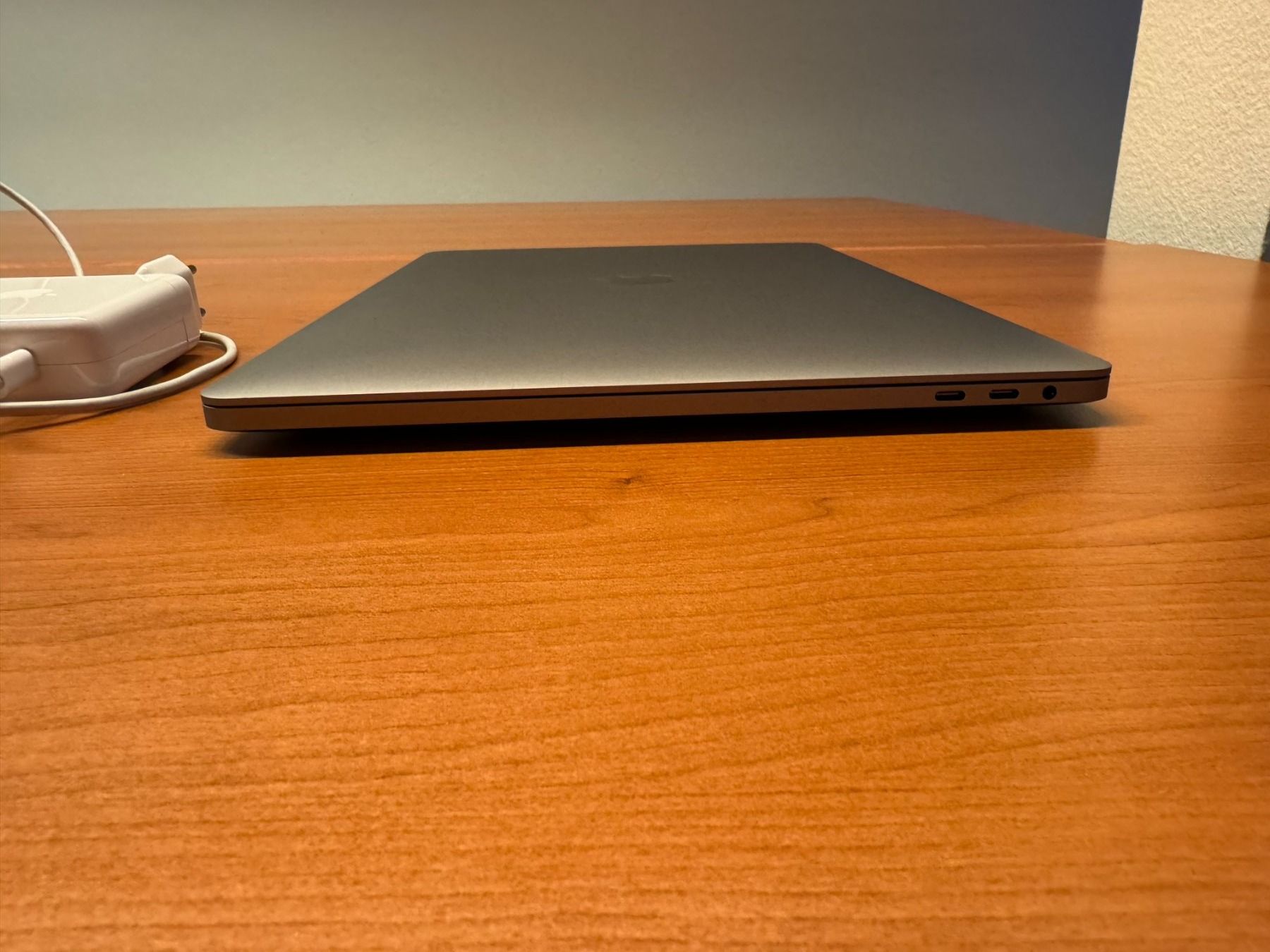 Apple Notebook: Apple MacBookPro 16'' Intel Core i9 8 cœurs à 2,3 GHz, 16 Go – Usato da Genf venduto da SALES2013SALES 3