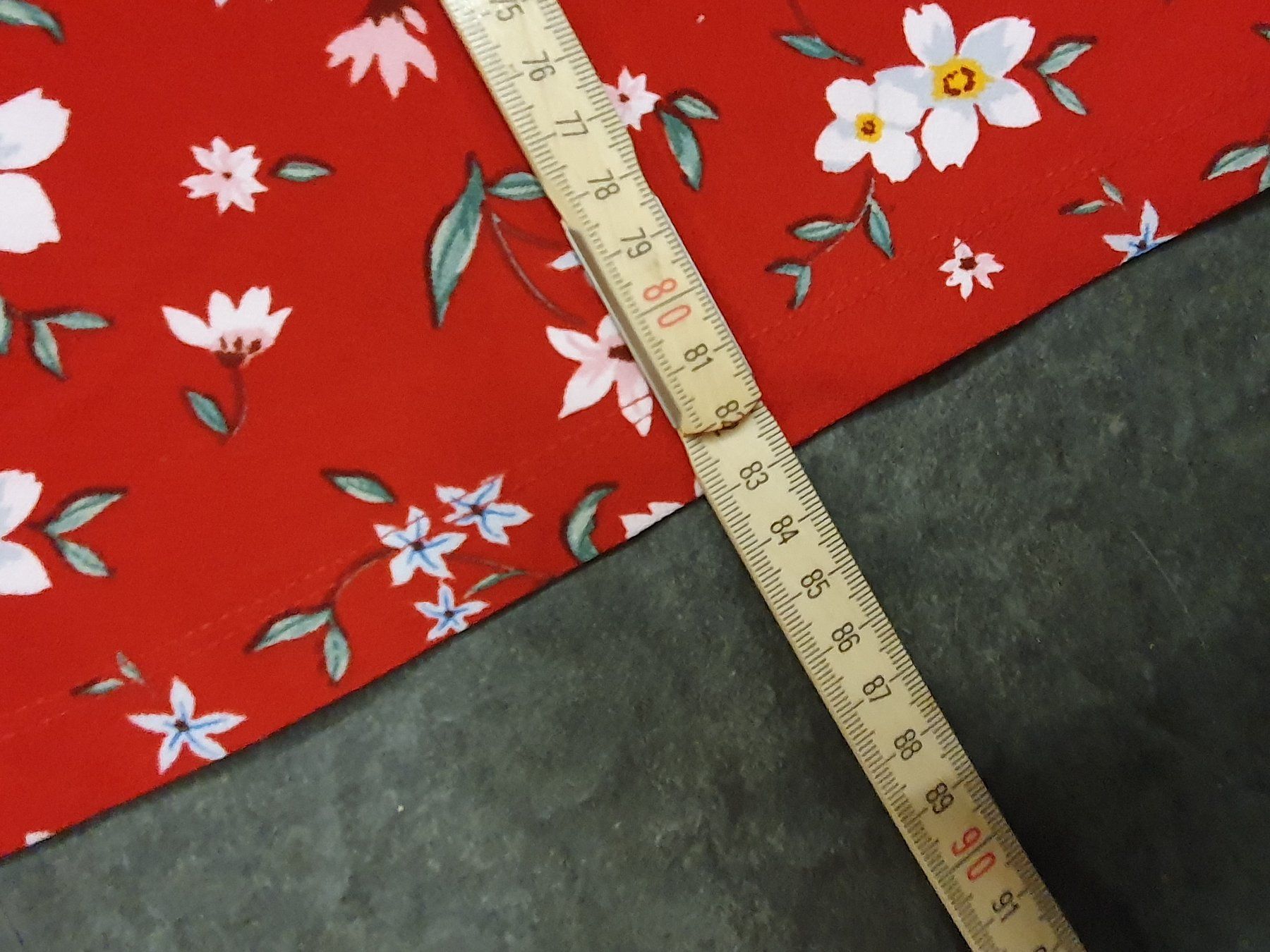 Mango Maglioni & Felpe: Mango Blumenpulli rot grösse M – Usato da Zürich venduto da loosebone 1