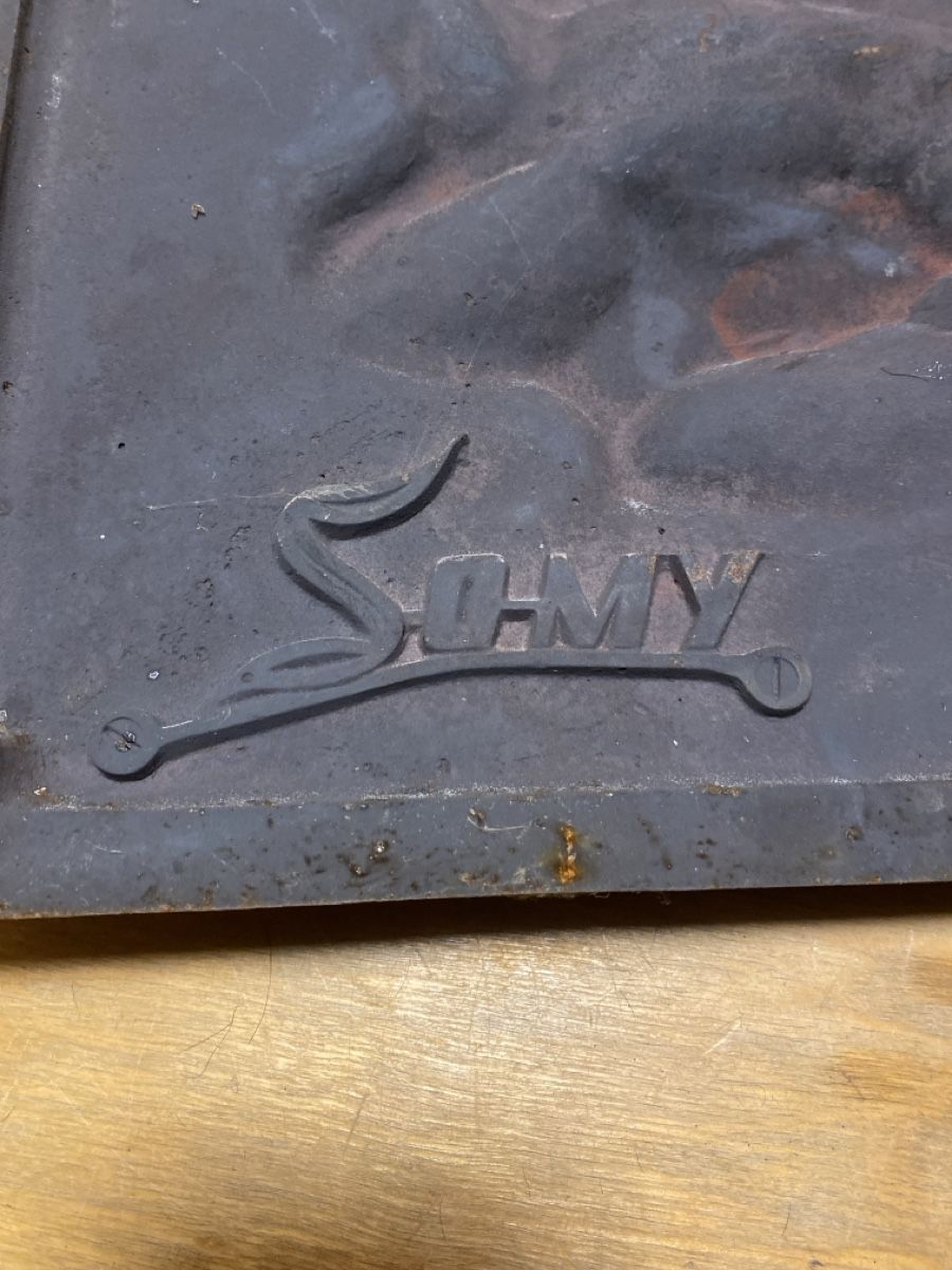 Sculture & Statue: Plaque St-Georges / dragon en fonte – Usato da Corcelles NE venduto da Avossouhaits 1
