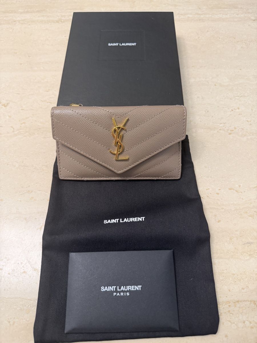 Saint Laurent Portamonete: Yves Saint Laurent YSL – Nuovo (secondo la descrizione) da Regensdorf venduto da weiningerl