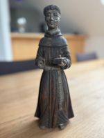 Mönchsfigur aus Holz. Antik.