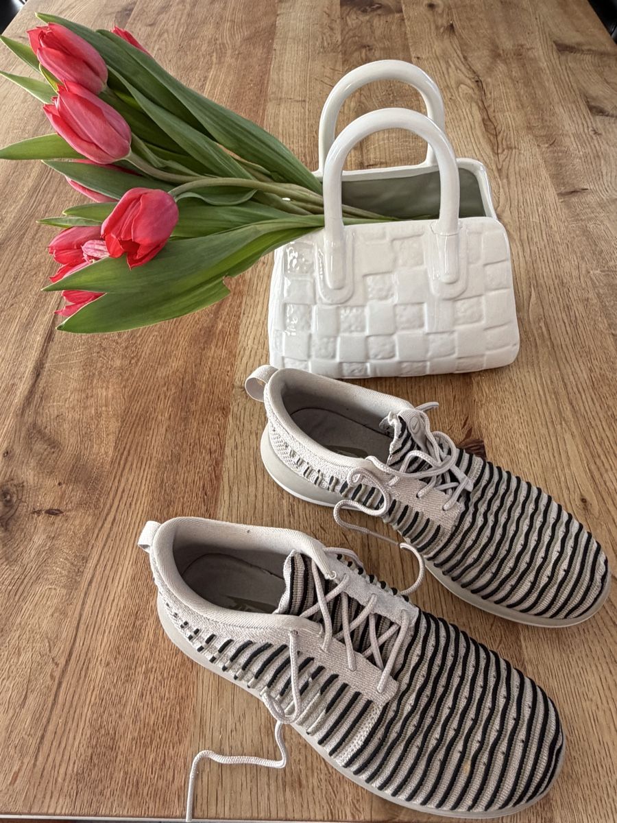 Nike Scarpe da donna: Nike Roshe Flyknit Grösse 38 – Usato da Bonstetten venduto da Moma10