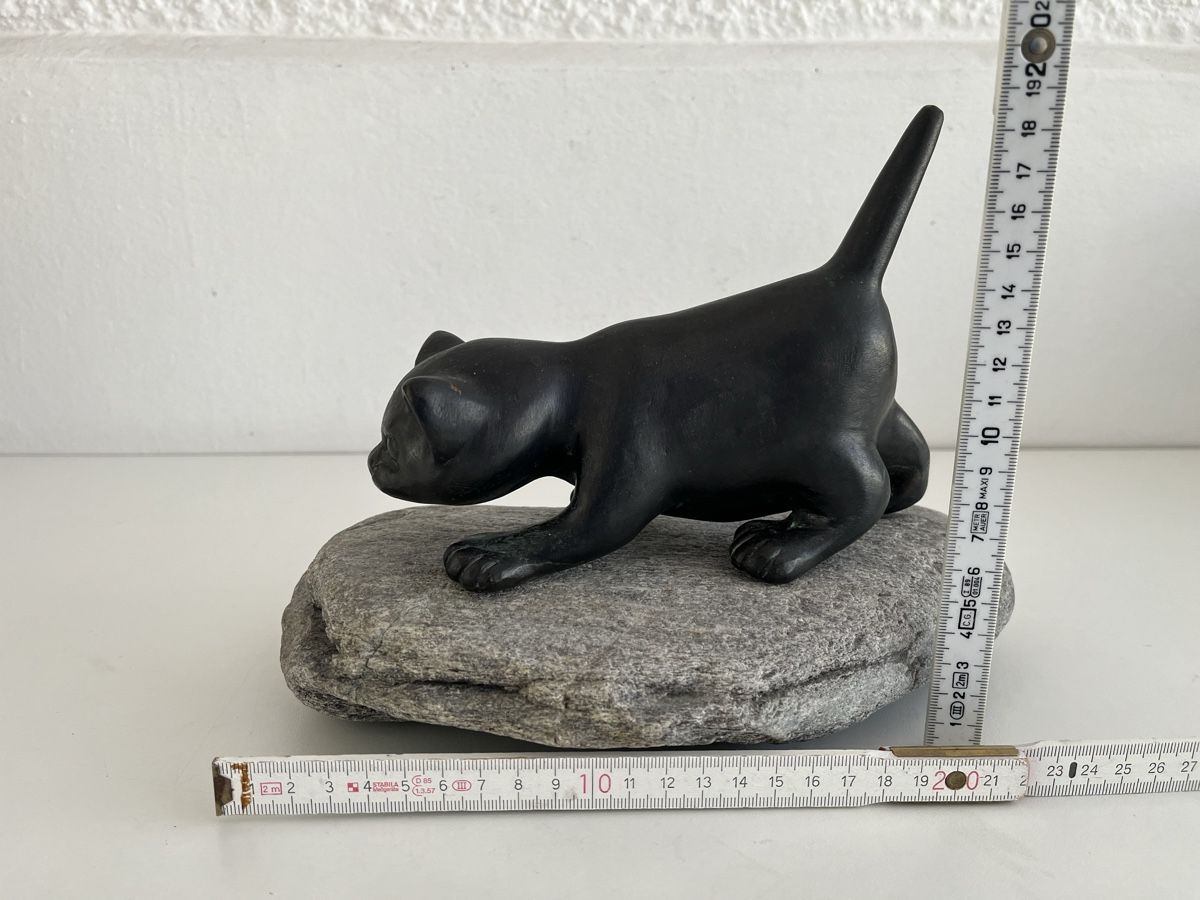 Statuette: Katze aus Metall auf Stein – Usato da Wetzikon ZH venduto da seli03 7