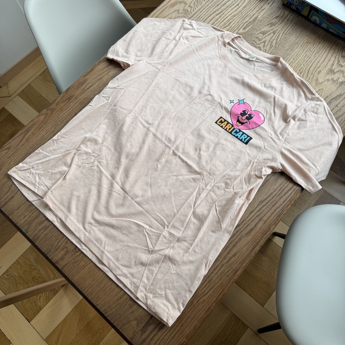 T-shirt: Cari Cari TShirt (M/L) – Usato da Herrenschwanden venduto da herven